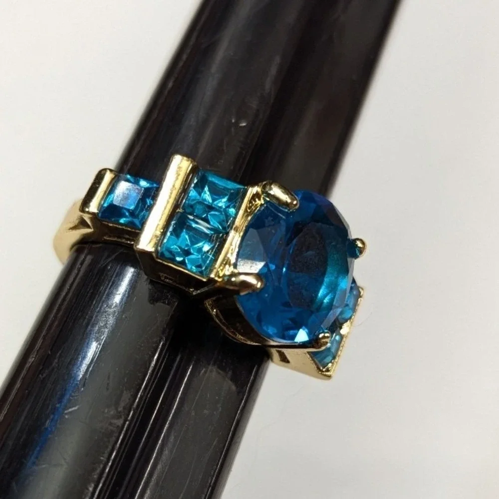 New Oval Cut Aqua Teal Blue 7 Stone Ring Plus Size 9‎ GoldTone Statement Bold